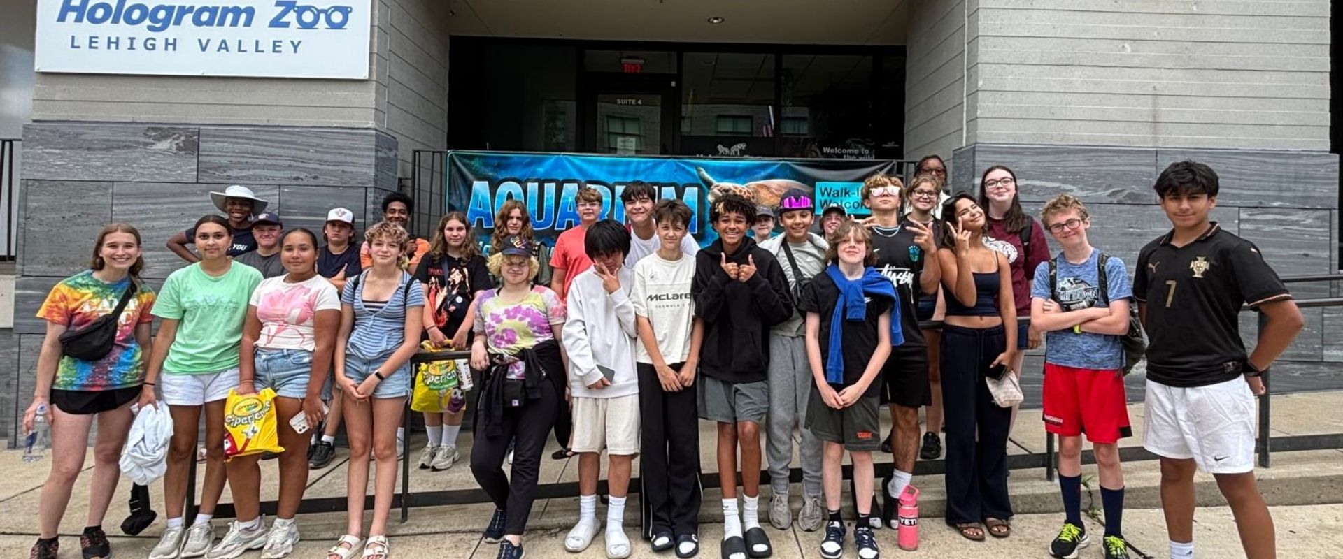 hologram-zoo-group-trip-6